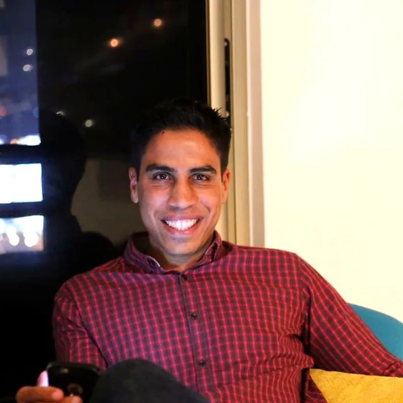 Portrait of Juan Pablo González, founder and director of Talent Warehouse